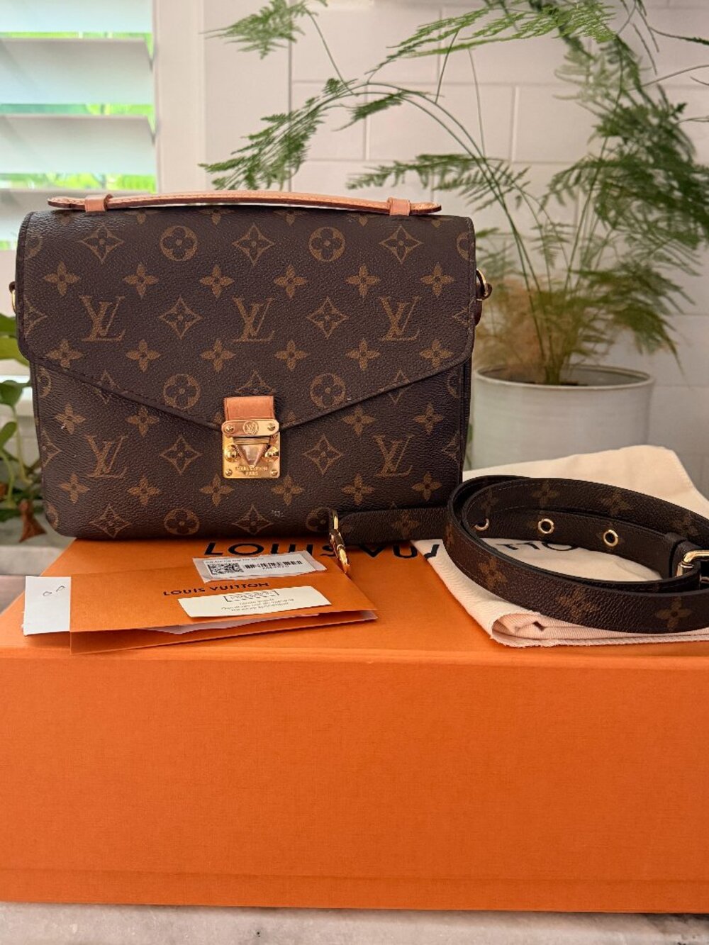 Louis Vuitton Pochette Metis Monogram M44875 w/ Box Dust Bag Receipt